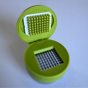 Joke Garlic Chopper and Storage container